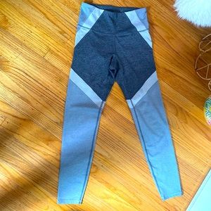 Old Navy Active leggings. Size M